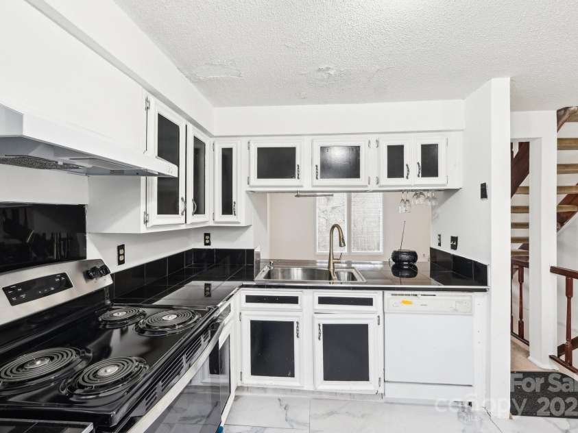 7344 Pebblestone Drive, Charlotte, NC 28212.  MLS# CAR4223147, YatesRealty ID 2916. 