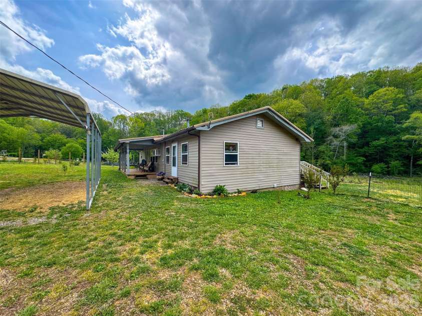 3325 Pack Mountain Road, Murphy, NC 28906.  MLS# CAR4390352, YatesRealty ID 29160. 