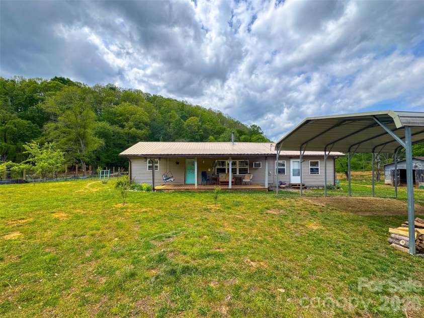 3325 Pack Mountain Road, Murphy, NC 28906.  MLS# CAR4390352, YatesRealty ID 29160. 