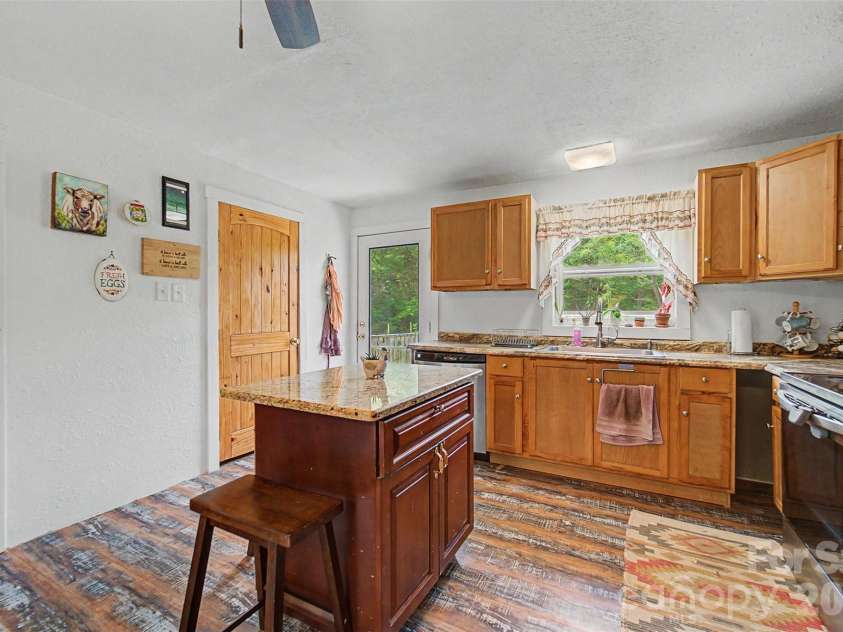 3325 Pack Mountain Road, Murphy, NC 28906.  MLS# CAR4390352, YatesRealty ID 29160. 