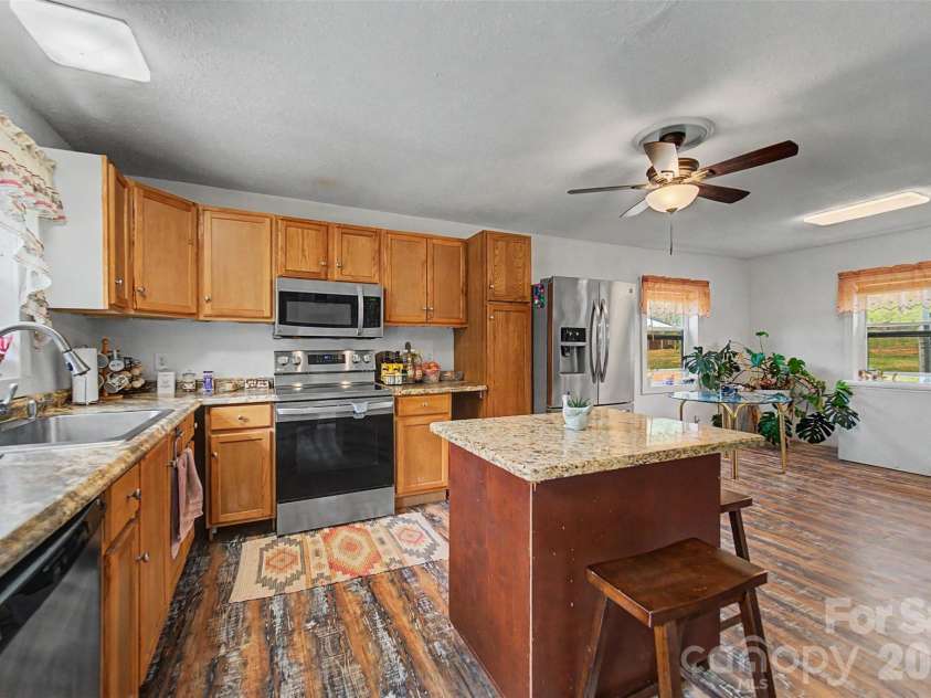 3325 Pack Mountain Road, Murphy, NC 28906.  MLS# CAR4390352, YatesRealty ID 29160. 