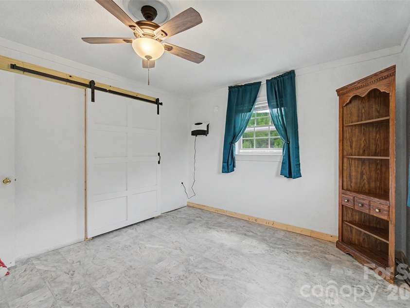 3325 Pack Mountain Road, Murphy, NC 28906.  MLS# CAR4390352, YatesRealty ID 29160. 