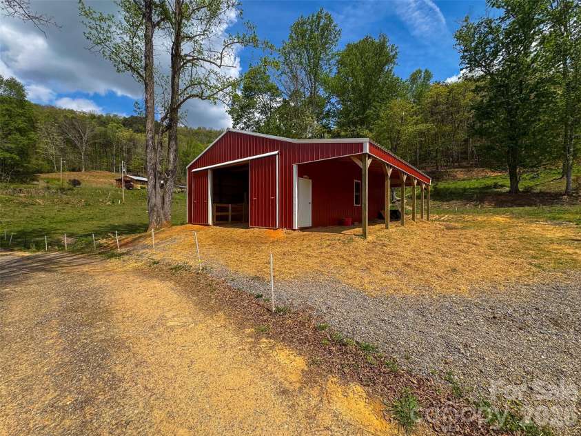 3325 Pack Mountain Road, Murphy, NC 28906.  MLS# CAR4390352, YatesRealty ID 29160. 