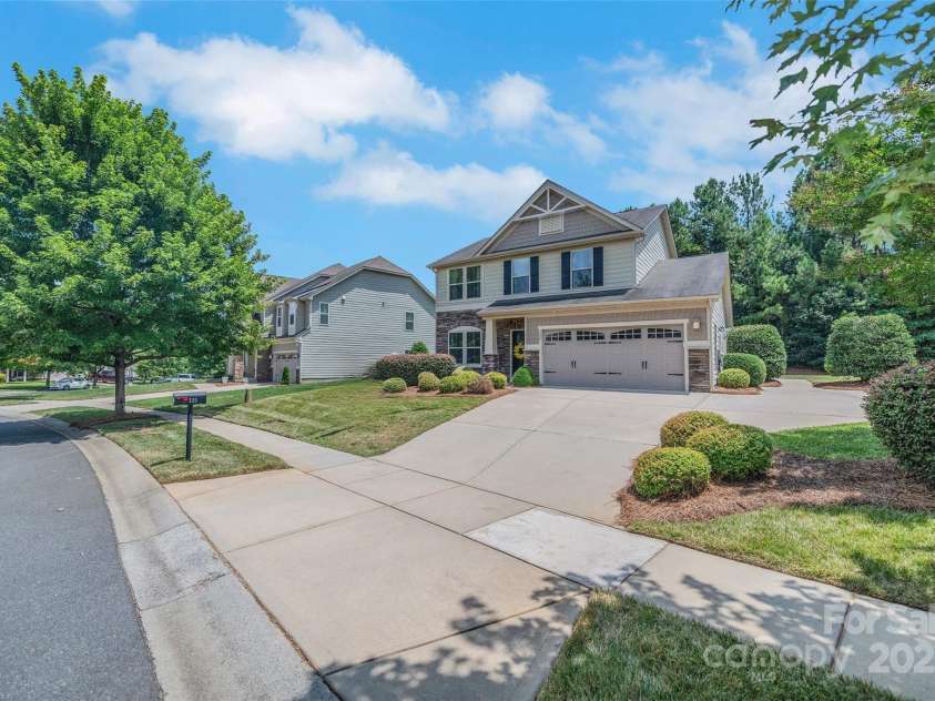 725 Rosegate Drive, Gastonia, NC 28056.  MLS# CAR4279546, YatesRealty ID 29160. 