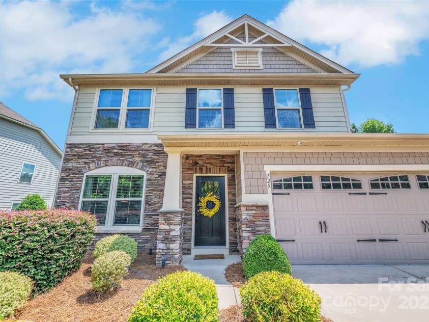 725 Rosegate Drive, Gastonia, NC 28056.  MLS# CAR4279546, YatesRealty ID 29160. 