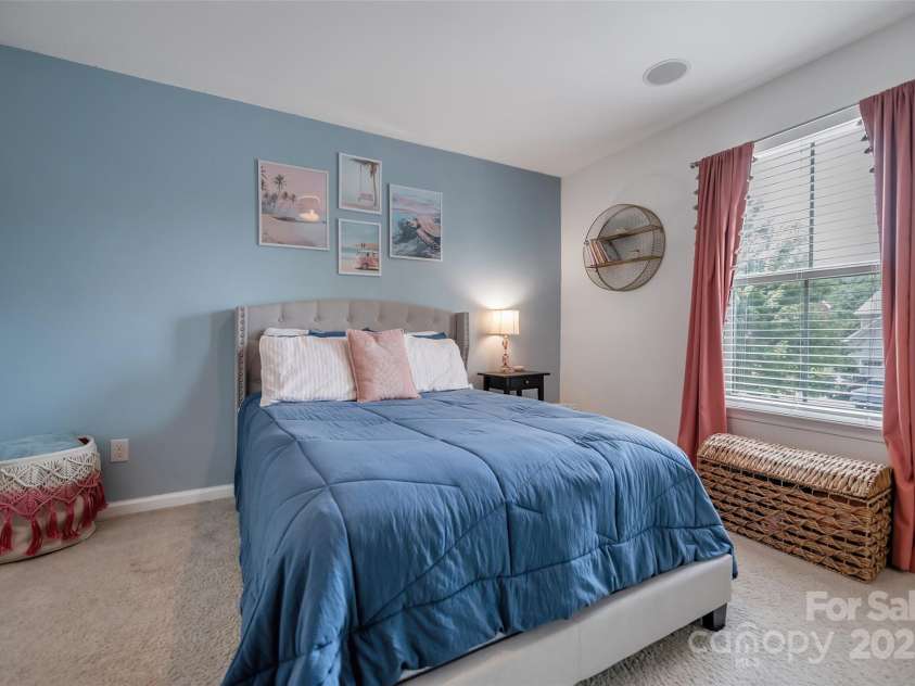 725 Rosegate Drive, Gastonia, NC 28056.  MLS# CAR4279546, YatesRealty ID 29160. 