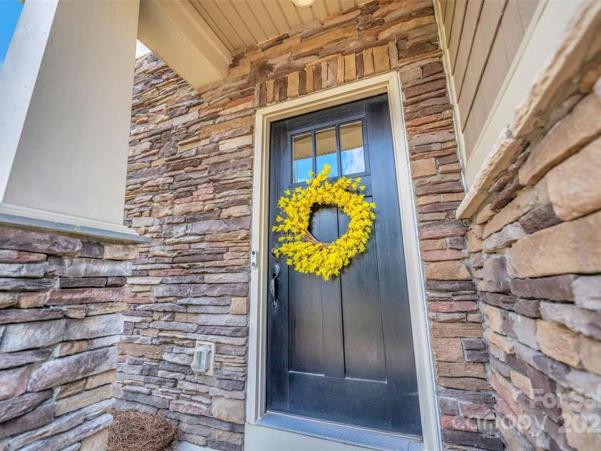 725 Rosegate Drive, Gastonia, NC 28056.  MLS# CAR4279546, YatesRealty ID 29160. 