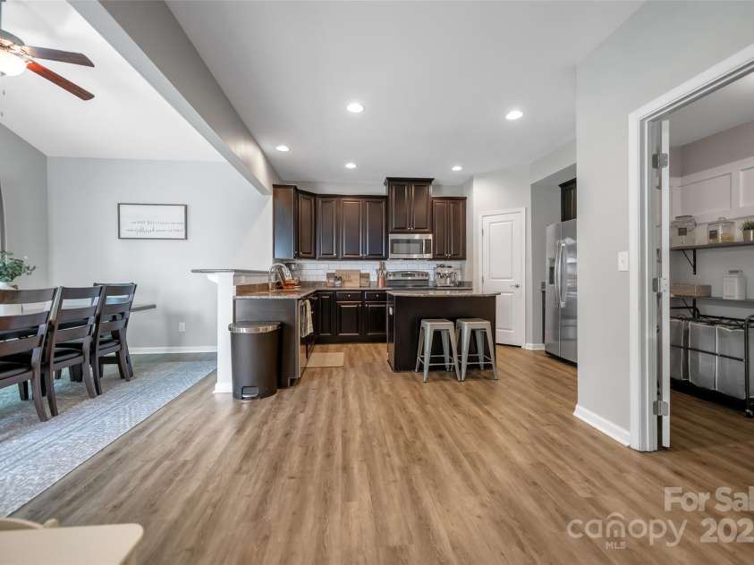 725 Rosegate Drive, Gastonia, NC 28056.  MLS# CAR4279546, YatesRealty ID 29160. 