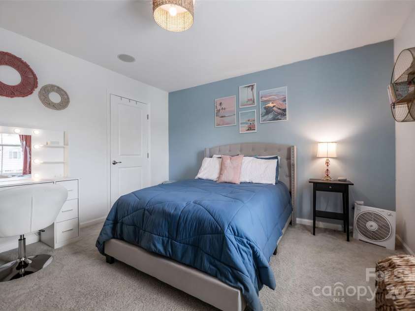 725 Rosegate Drive, Gastonia, NC 28056.  MLS# CAR4279546, YatesRealty ID 29160. 