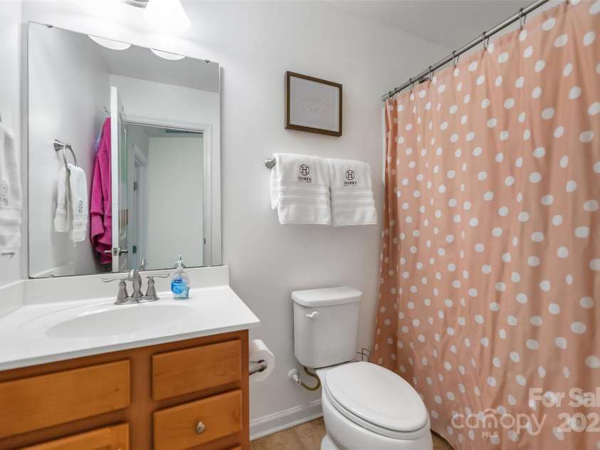 725 Rosegate Drive, Gastonia, NC 28056.  MLS# CAR4279546, YatesRealty ID 29160. 