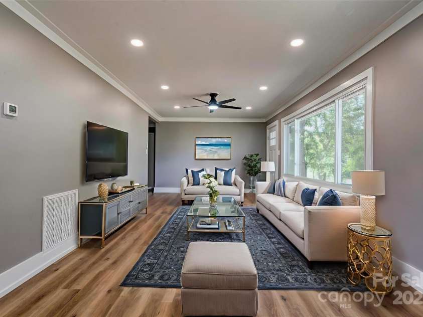 205 Crescent Drive, Bessemer City, NC 28016.  MLS# CAR4282140, YatesRealty ID 29161. 