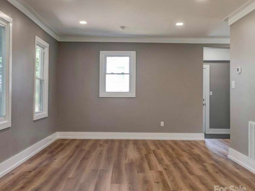 205 Crescent Drive, Bessemer City, NC 28016.  MLS# CAR4282140, YatesRealty ID 29161. 