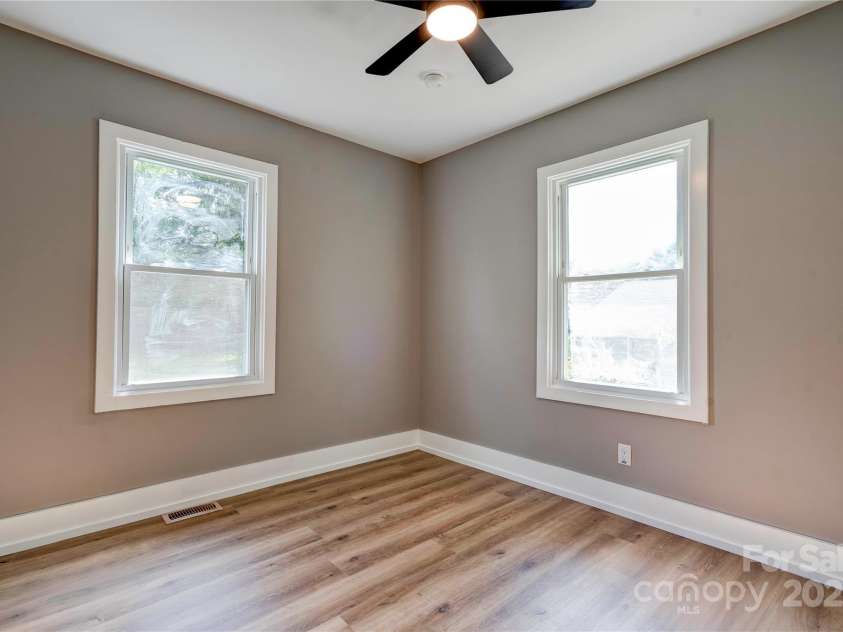 205 Crescent Drive, Bessemer City, NC 28016.  MLS# CAR4282140, YatesRealty ID 29161. 