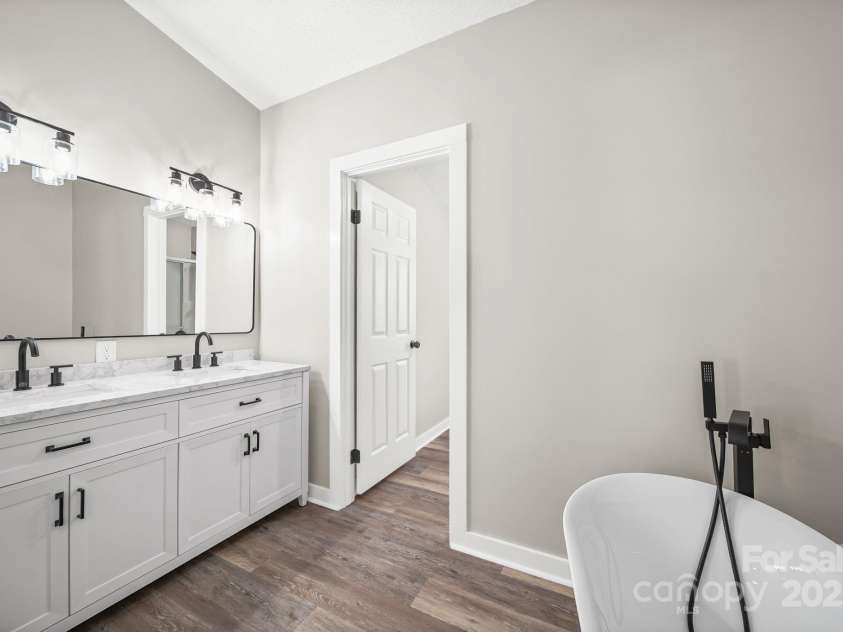 2008 Woodlawn Street, Kannapolis, NC 28083.  MLS# CAR4322621, YatesRealty ID 29162. 