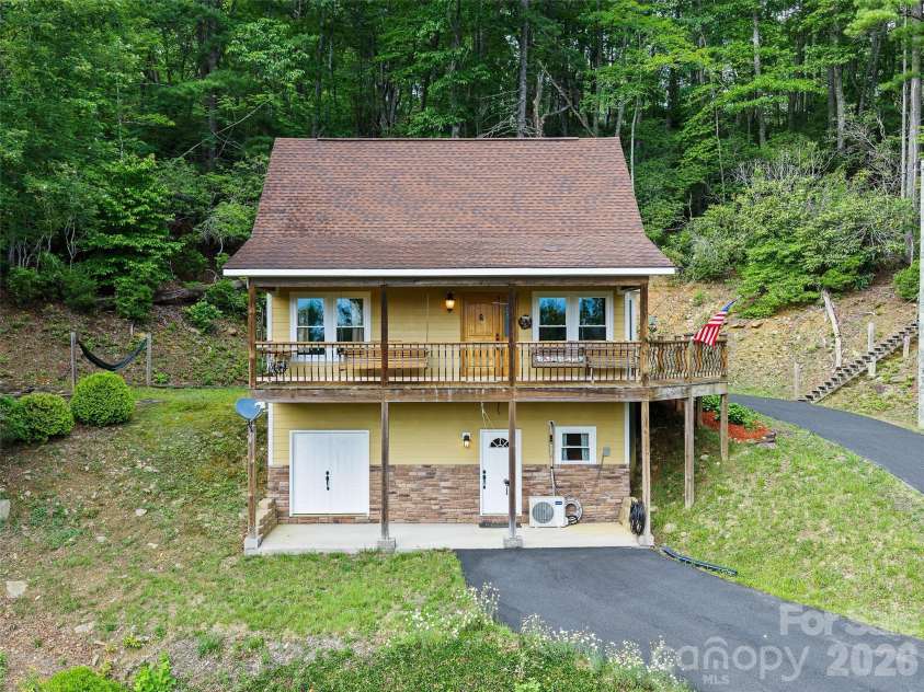 226 Orchard View Trail, Spruce Pine, NC 28777.  MLS# CAR4390125, YatesRealty ID 29162. 