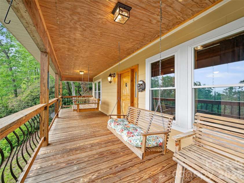 226 Orchard View Trail, Spruce Pine, NC 28777.  MLS# CAR4390125, YatesRealty ID 29162. 