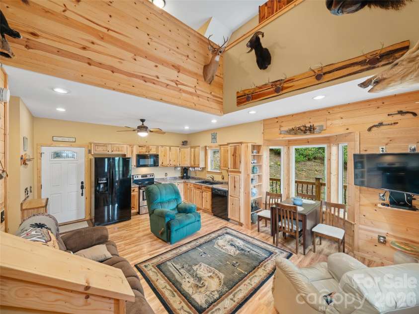 226 Orchard View Trail, Spruce Pine, NC 28777.  MLS# CAR4390125, YatesRealty ID 29162. 