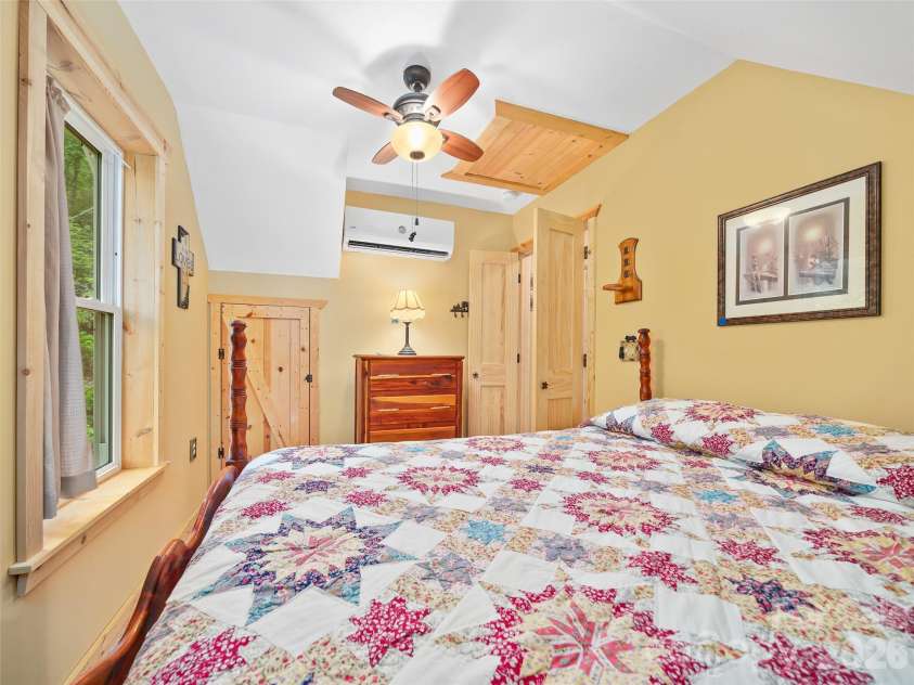 226 Orchard View Trail, Spruce Pine, NC 28777.  MLS# CAR4390125, YatesRealty ID 29162. 