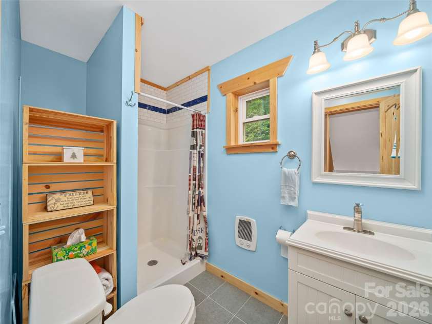 226 Orchard View Trail, Spruce Pine, NC 28777.  MLS# CAR4390125, YatesRealty ID 29162. 