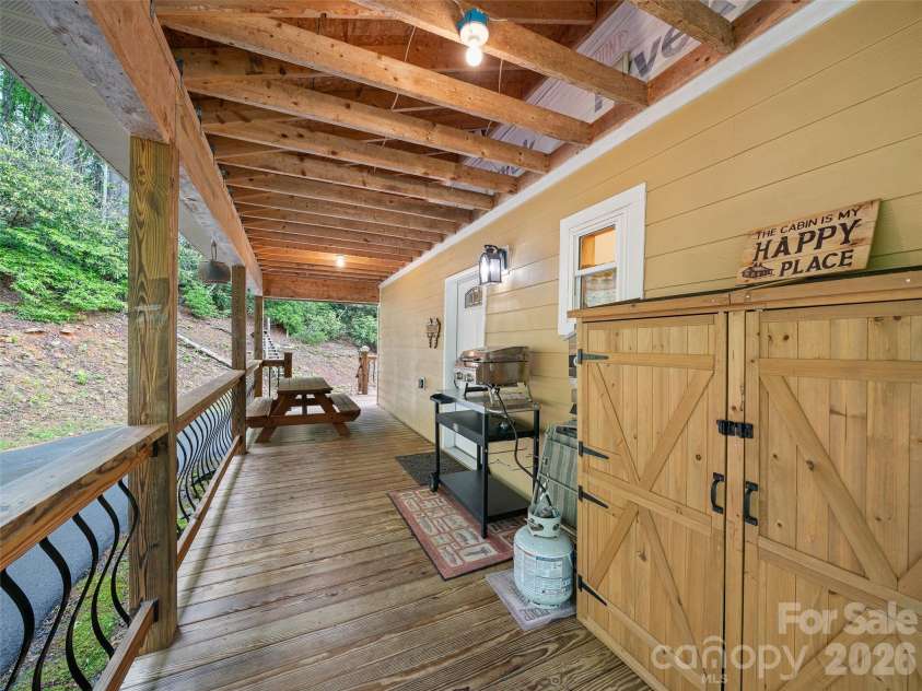 226 Orchard View Trail, Spruce Pine, NC 28777.  MLS# CAR4390125, YatesRealty ID 29162. 