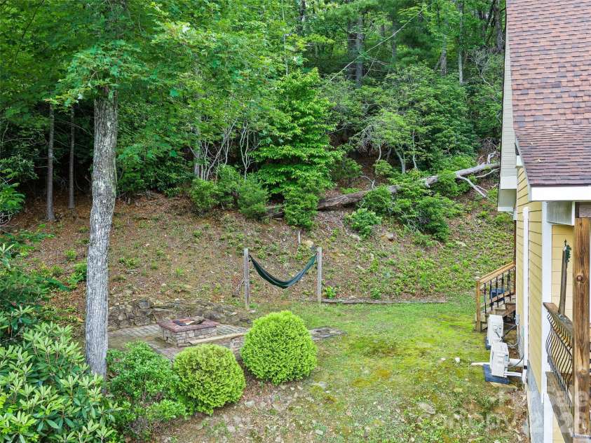 226 Orchard View Trail, Spruce Pine, NC 28777.  MLS# CAR4390125, YatesRealty ID 29162. 