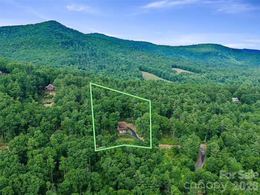 226 Orchard View Trail, Spruce Pine, NC 28777.  MLS# CAR4390125, YatesRealty ID 29162. 