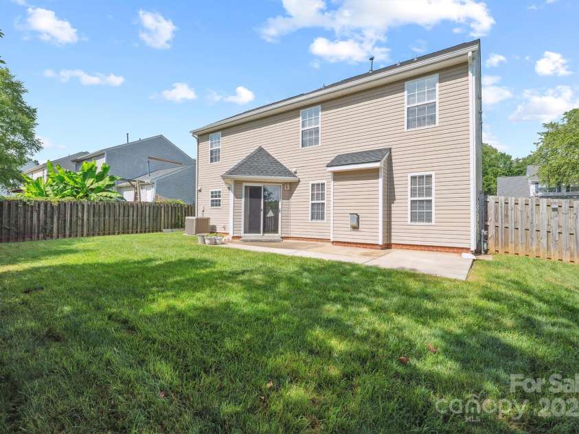 1961 9th Street Place, Hickory, NC 28602.  MLS# CAR4274490, YatesRealty ID 29163. 