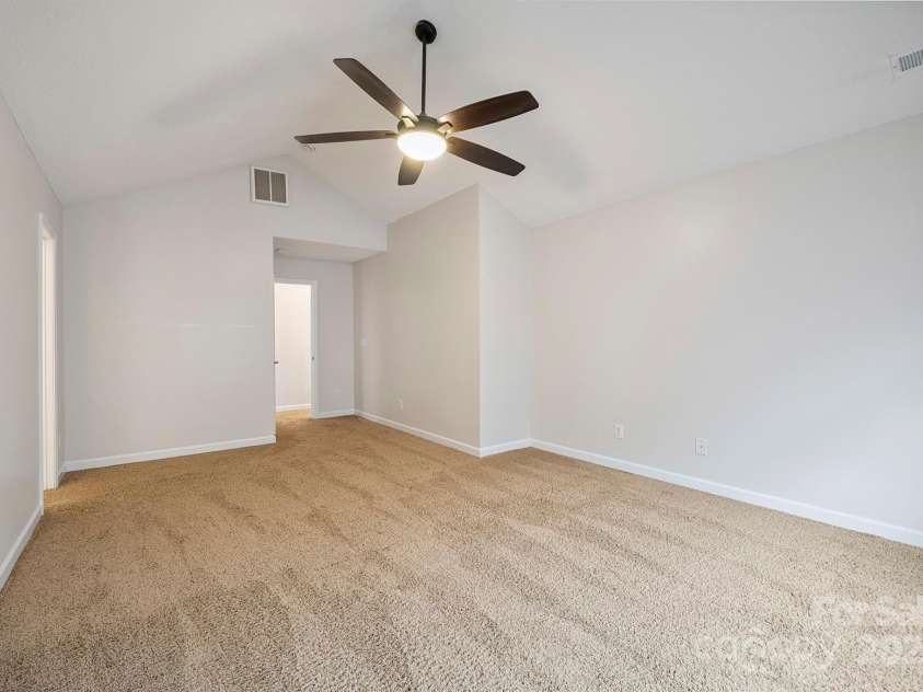 1961 9th Street Place, Hickory, NC 28602.  MLS# CAR4274490, YatesRealty ID 29163. 