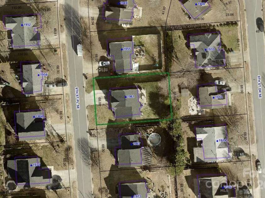 1961 9th Street Place, Hickory, NC 28602.  MLS# CAR4274490, YatesRealty ID 29163. 