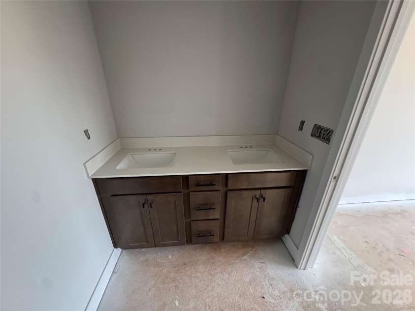 722 Longleaf Avenue, Gastonia, NC 28056.  MLS# CAR4385939, YatesRealty ID 29164. Actual primary bathroom