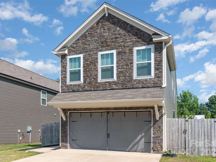 839 Foxglove Lane, York, SC 29745.  MLS# CAR4275327, YatesRealty ID 29164. 