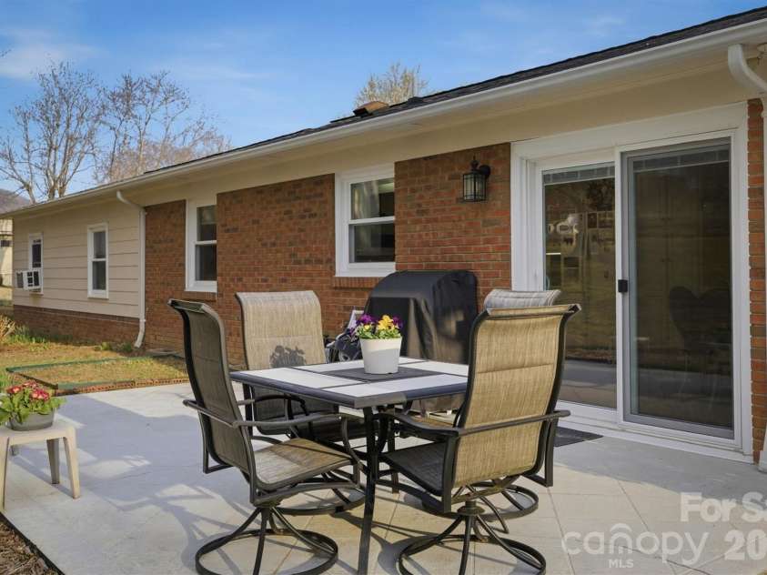 1405 Lower Creek Drive, Lenoir, NC 28645.  MLS# CAR4350056, YatesRealty ID 29165. 