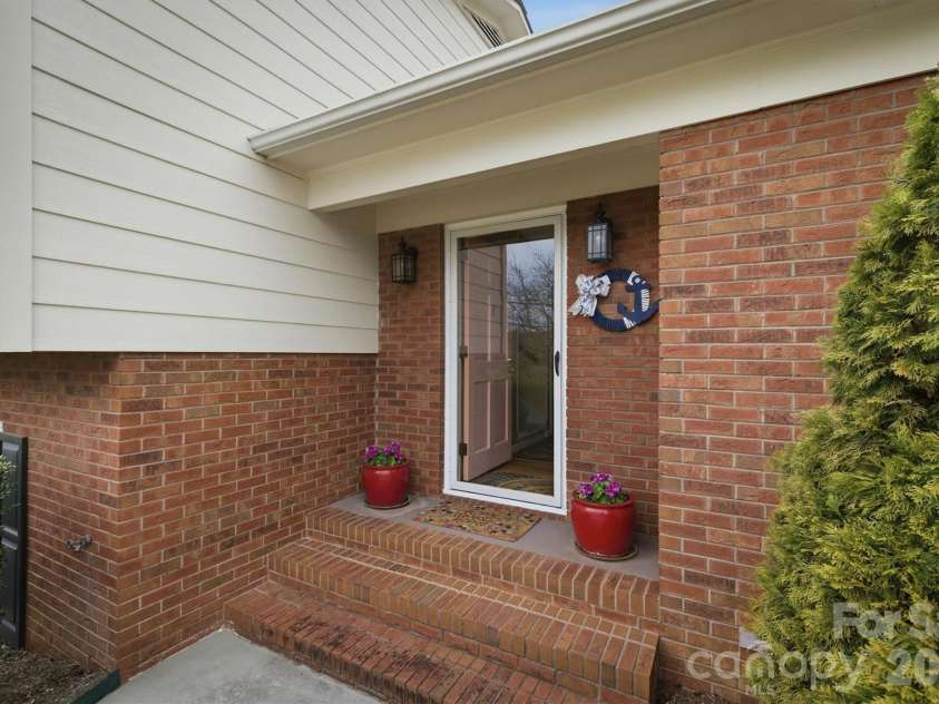 1405 Lower Creek Drive, Lenoir, NC 28645.  MLS# CAR4350056, YatesRealty ID 29165. 
