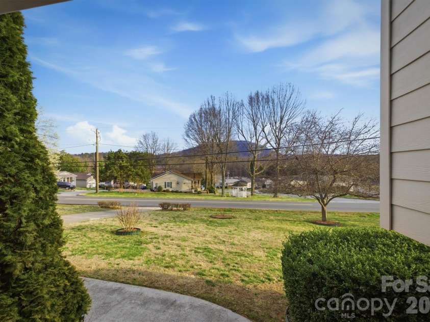 1405 Lower Creek Drive, Lenoir, NC 28645.  MLS# CAR4350056, YatesRealty ID 29165. 