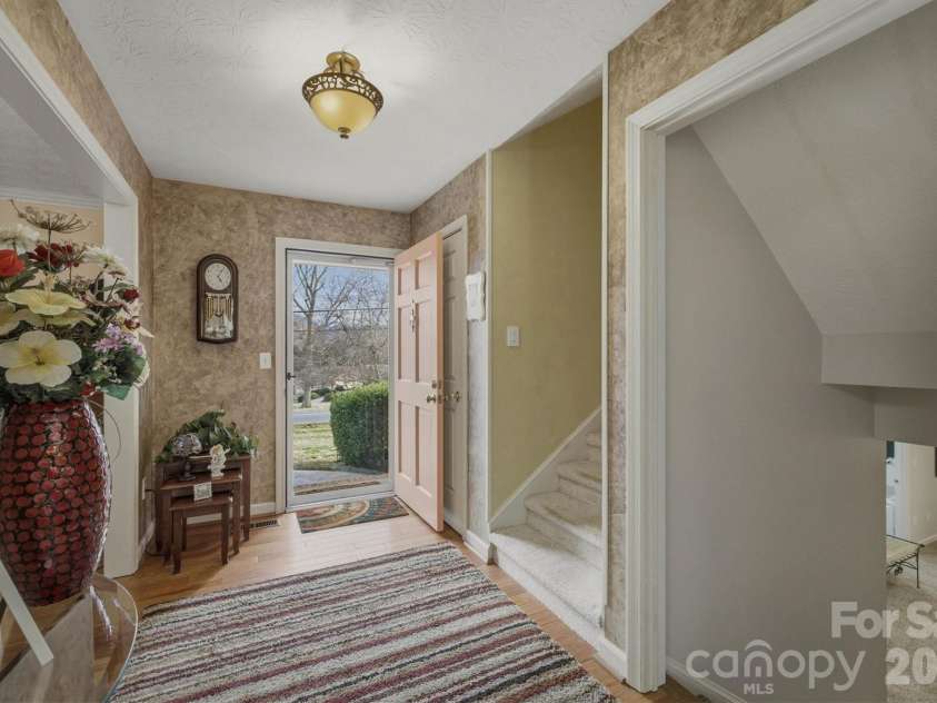 1405 Lower Creek Drive, Lenoir, NC 28645.  MLS# CAR4350056, YatesRealty ID 29165. 
