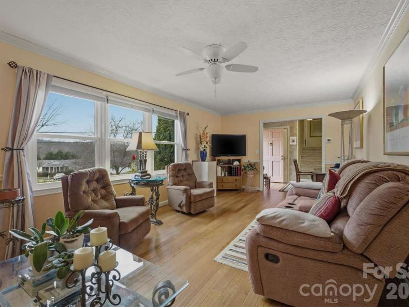 1405 Lower Creek Drive, Lenoir, NC 28645.  MLS# CAR4350056, YatesRealty ID 29165. 