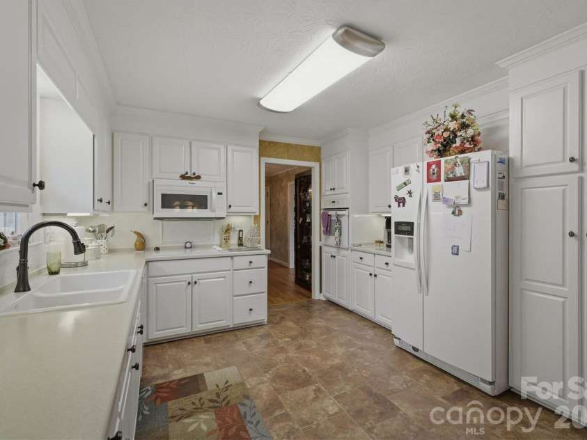 1405 Lower Creek Drive, Lenoir, NC 28645.  MLS# CAR4350056, YatesRealty ID 29165. 