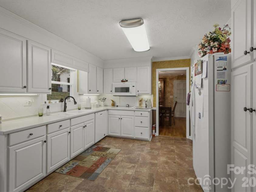 1405 Lower Creek Drive, Lenoir, NC 28645.  MLS# CAR4350056, YatesRealty ID 29165. 