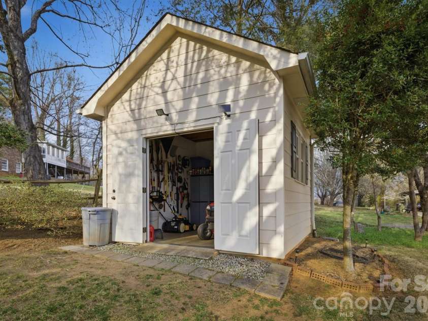 1405 Lower Creek Drive, Lenoir, NC 28645.  MLS# CAR4350056, YatesRealty ID 29165. 