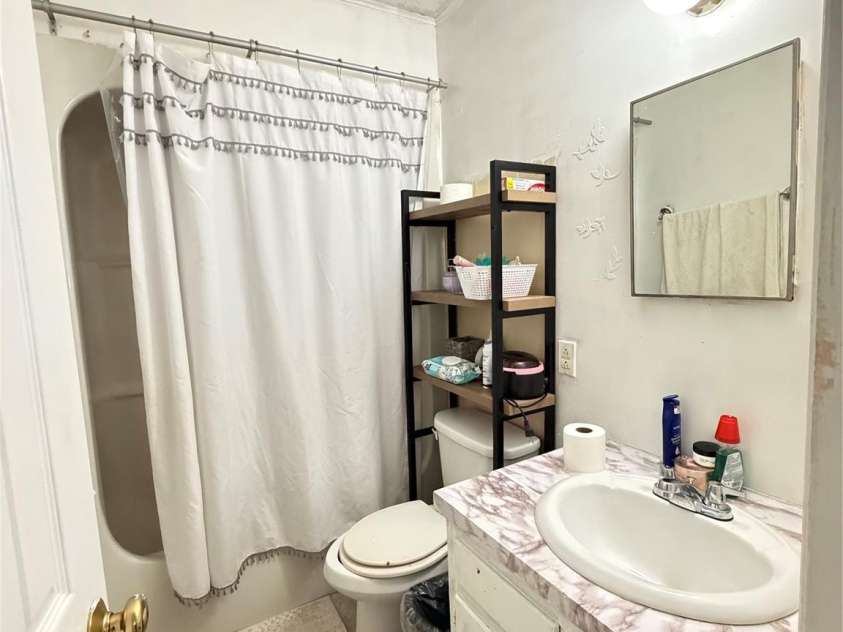 112 Academy Avenue, Concord, NC 28025.  MLS# CAR4384073, YatesRealty ID 29167. 