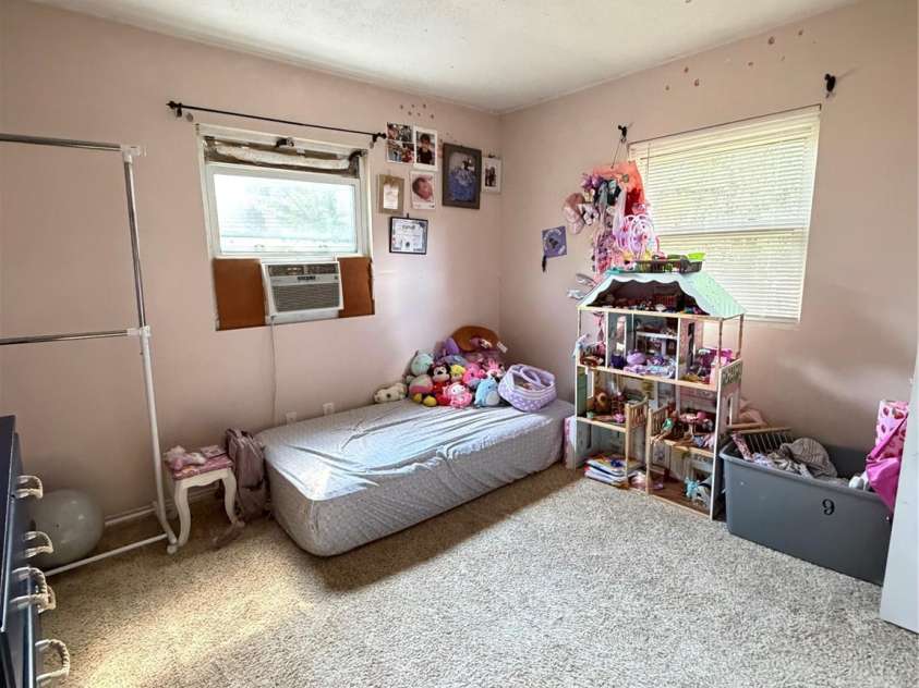 112 Academy Avenue, Concord, NC 28025.  MLS# CAR4384073, YatesRealty ID 29167. 