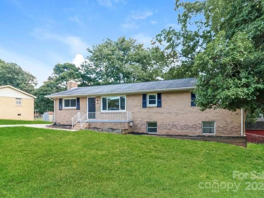 606 Iowa Avenue, Bessemer City, NC 28016.  MLS# CAR4286632, YatesRealty ID 29167. 