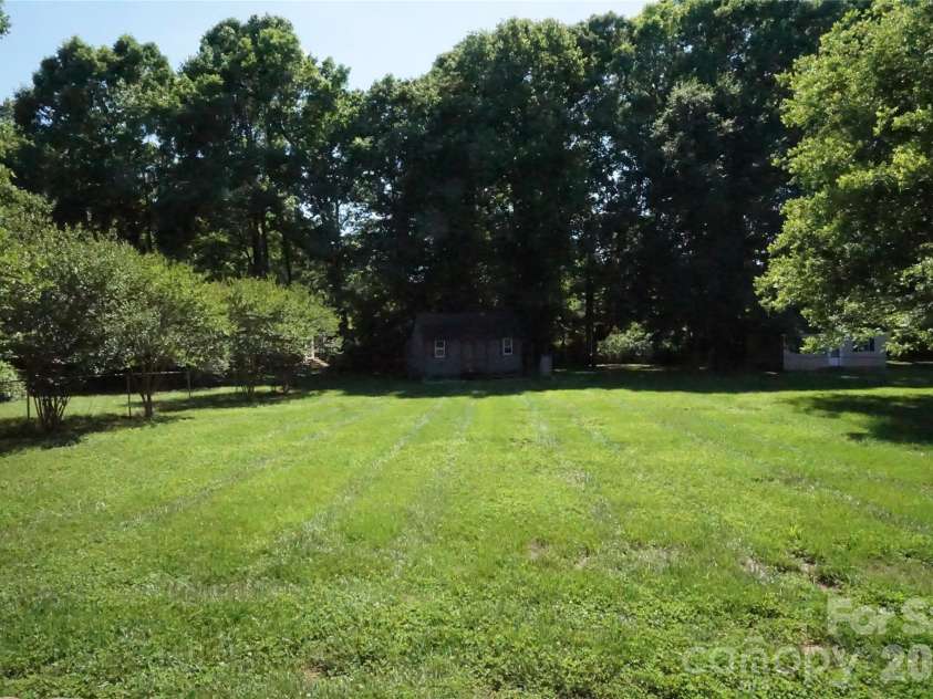 3795 River Road, Hickory, NC 28602.  MLS# CAR4389506, YatesRealty ID 29168. 