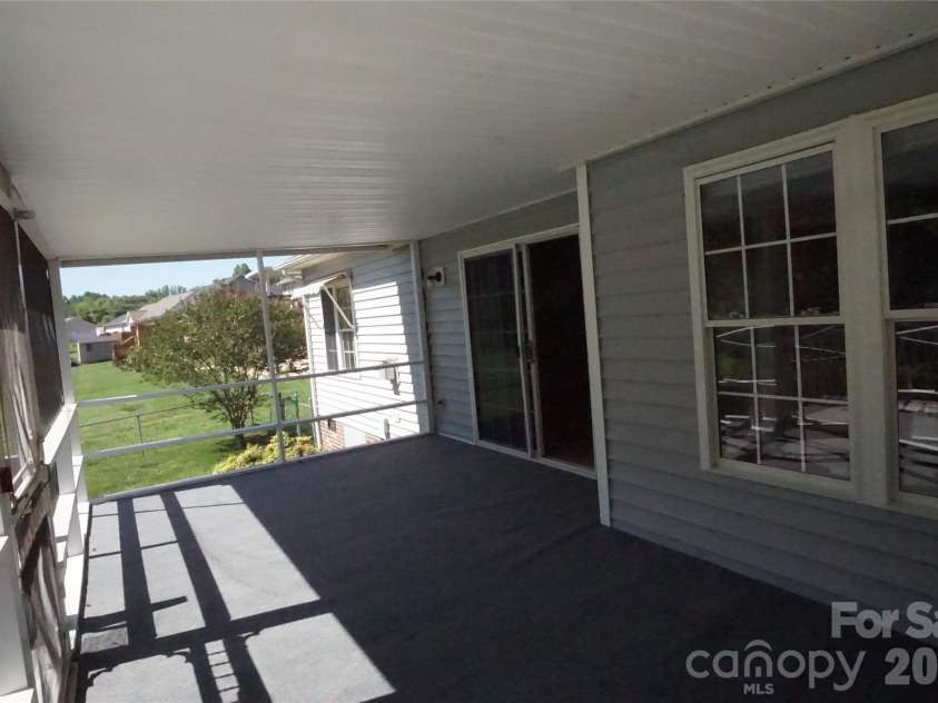 3795 River Road, Hickory, NC 28602.  MLS# CAR4389506, YatesRealty ID 29168. 