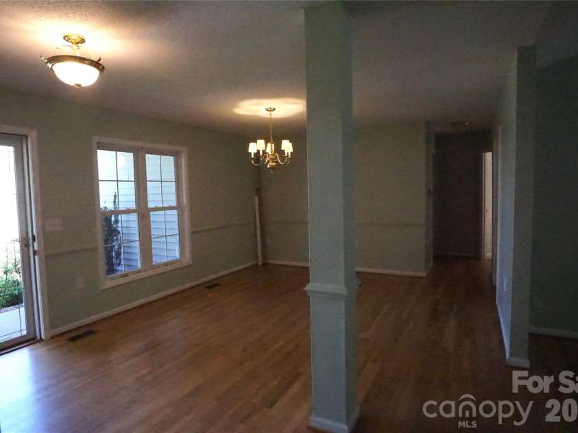 3795 River Road, Hickory, NC 28602.  MLS# CAR4389506, YatesRealty ID 29168. 