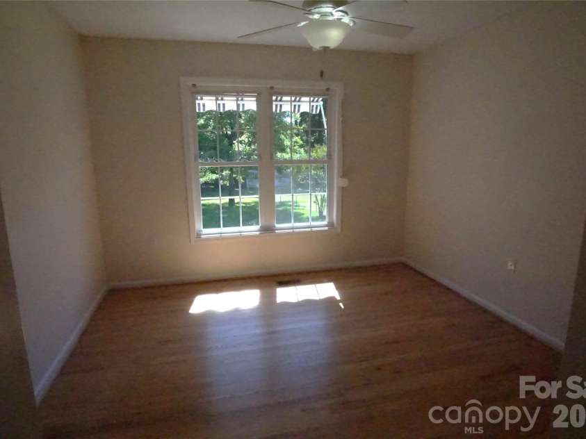 3795 River Road, Hickory, NC 28602.  MLS# CAR4389506, YatesRealty ID 29168. 