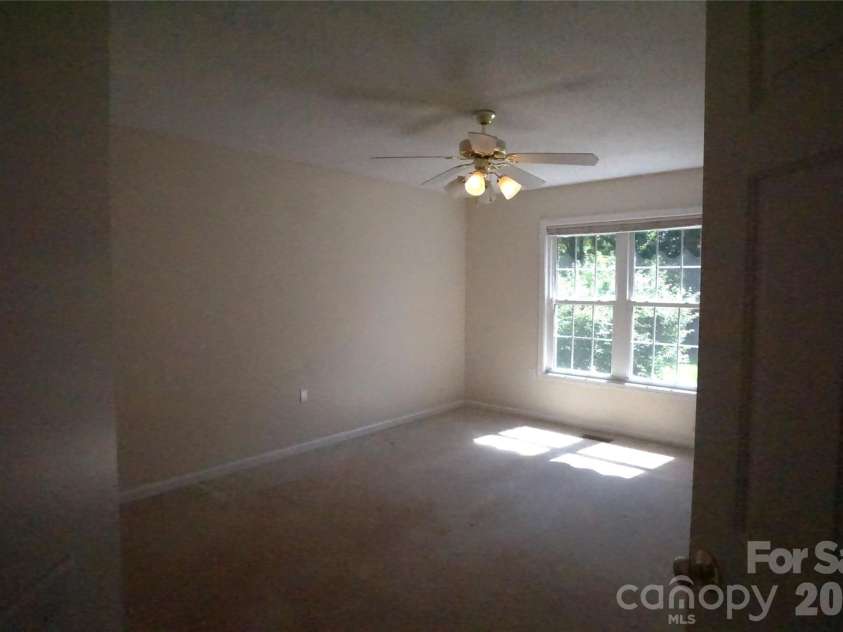 3795 River Road, Hickory, NC 28602.  MLS# CAR4389506, YatesRealty ID 29168. 