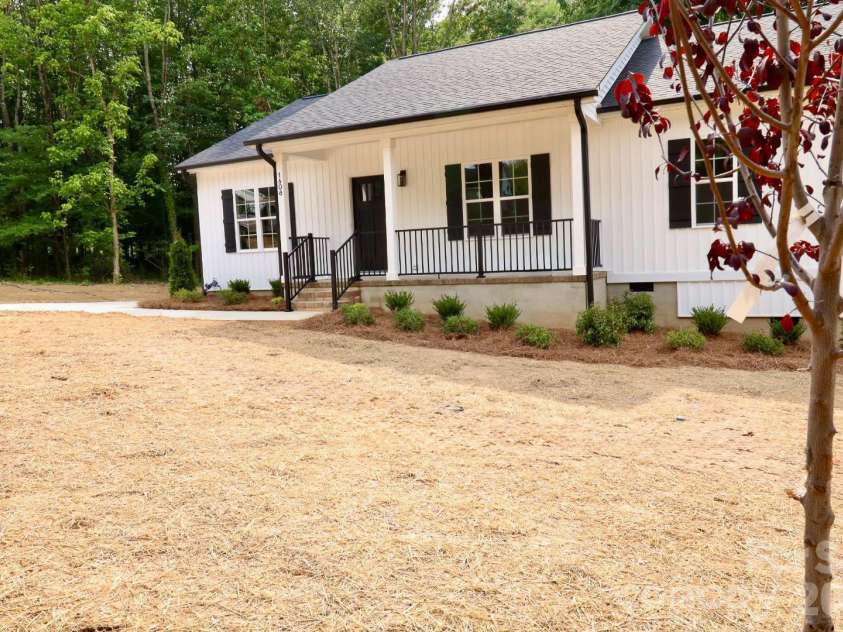 1608 Russell Courtney Road, Monroe, NC 28112.  MLS# CAR4391416, YatesRealty ID 29169. 