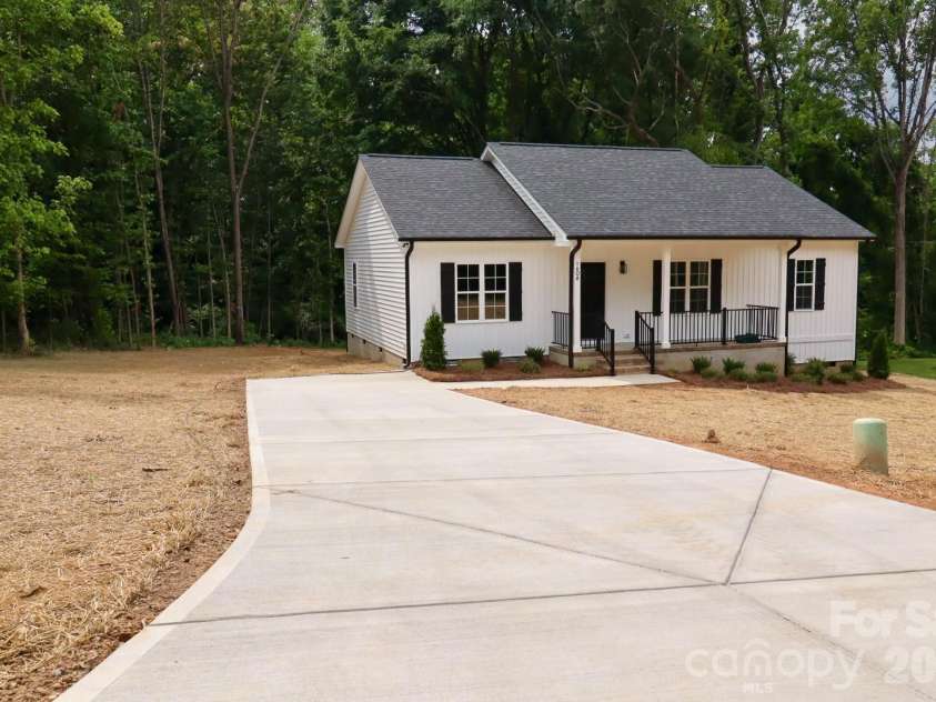 1608 Russell Courtney Road, Monroe, NC 28112.  MLS# CAR4391416, YatesRealty ID 29169. 