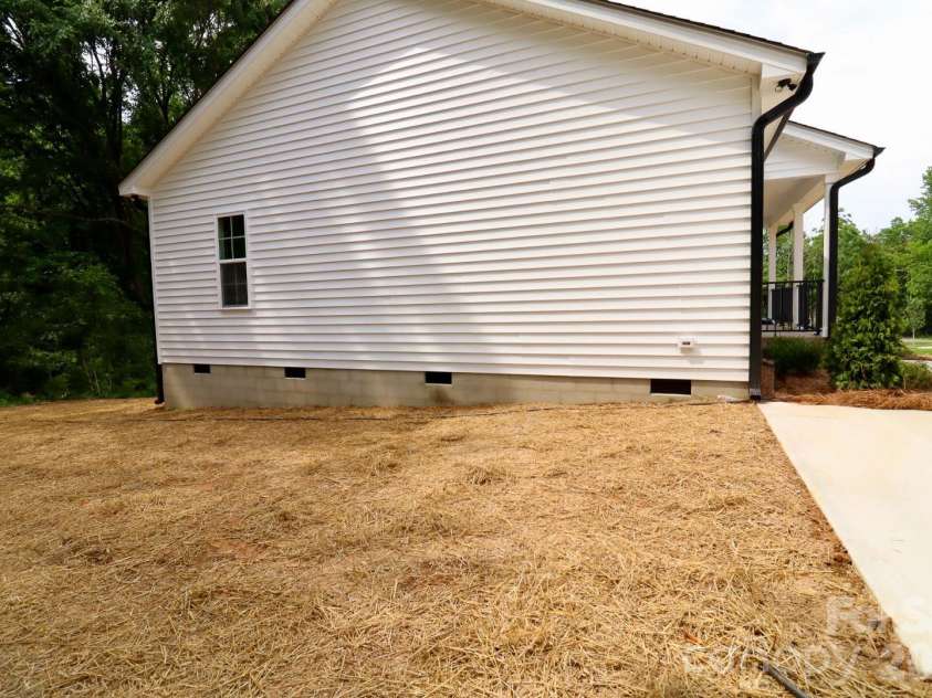 1608 Russell Courtney Road, Monroe, NC 28112.  MLS# CAR4391416, YatesRealty ID 29169. 